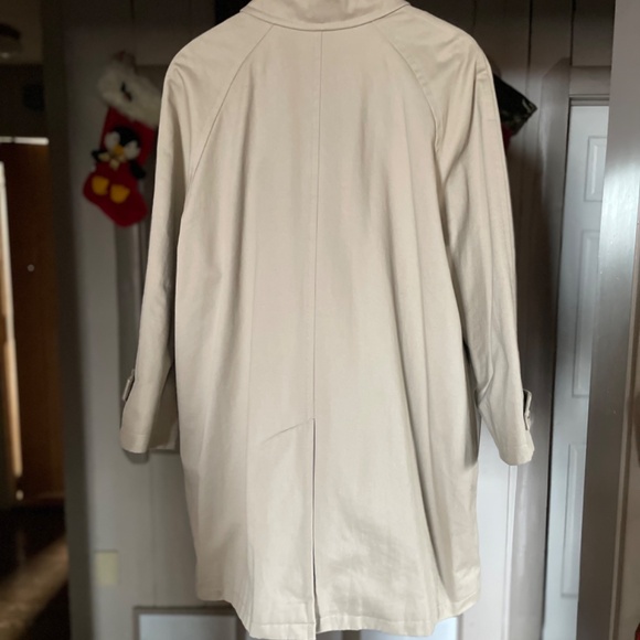 Ralph Lauren Overcoat. Size Large - Picture 3 of 16